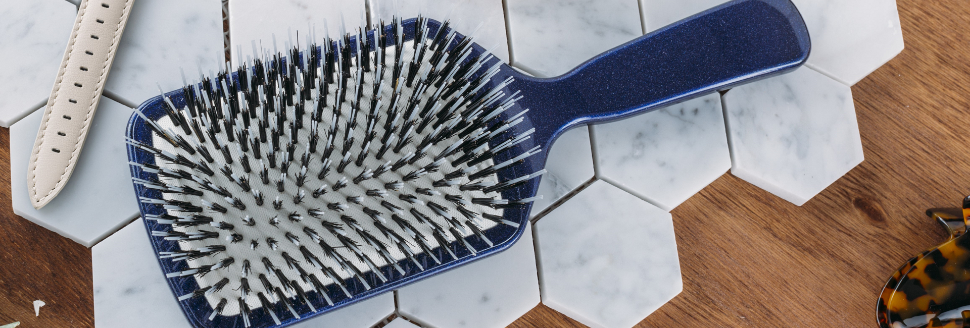 collections/Acca_Kappa_Brush_for_Hair_Extensions.png